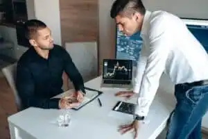 Erros ao investir: o que evitar ao iniciar sua jornada