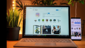 páginas para comprar curtidas Reels Instagram