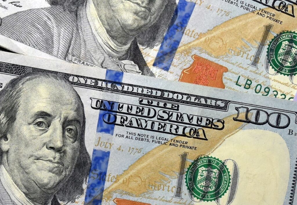 Quem está na nota de 100 dólares americano